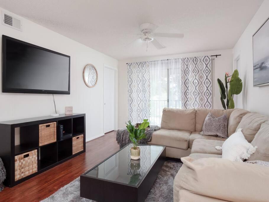 Spacious Condo Mins To Shands, University, & Downtown! Ґейнсвілл Екстер'єр фото